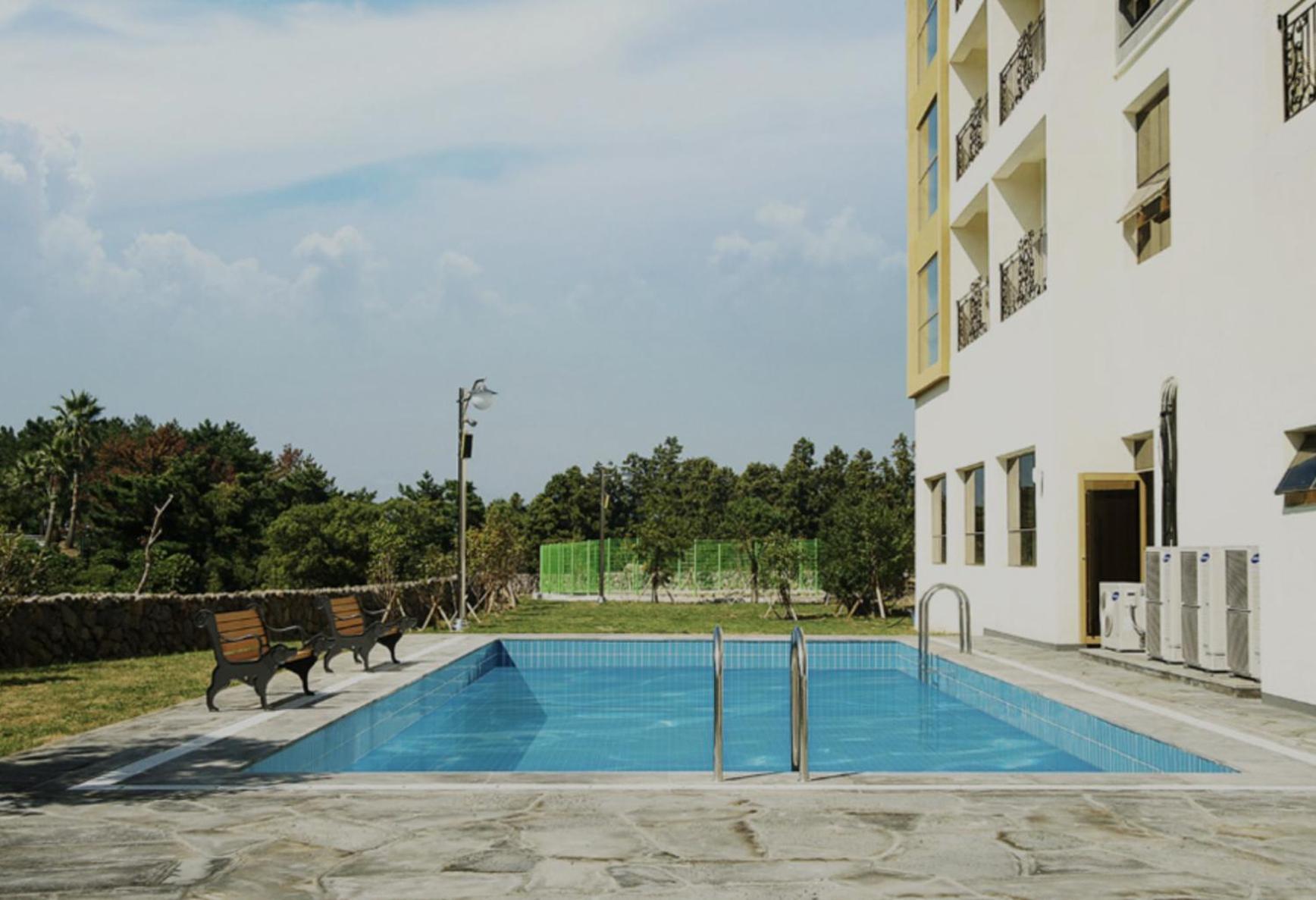 Pearly Hotel Jeju Exterior photo